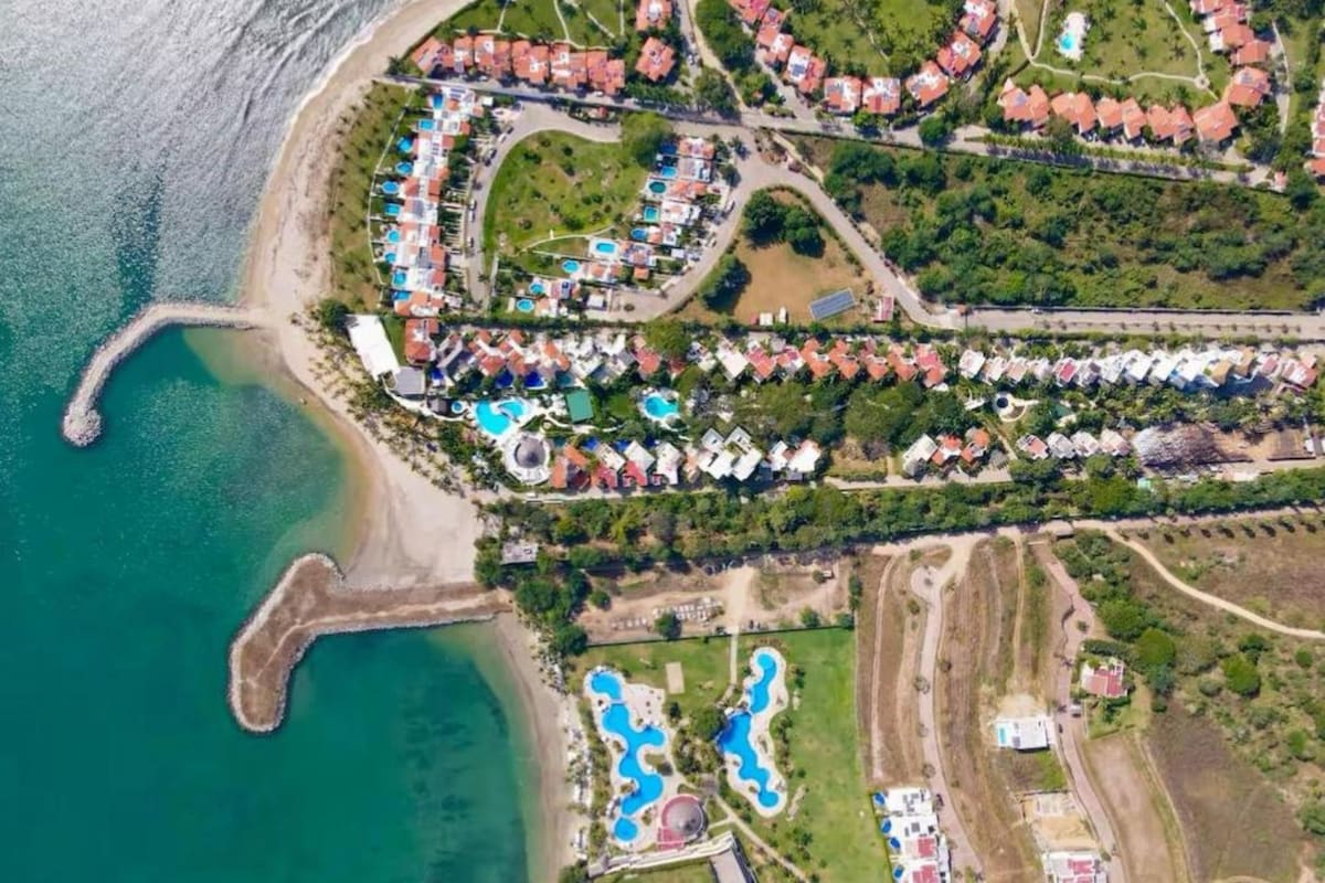 Kovay Gardens fue sancionado por fraude y vínculos con el narcotráfico (Booking.com)