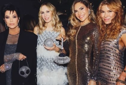 Kris Jenner y Dee Ocleppo, esposa de Tommy Hilfiger, entre las invitadas a la fiesta de Jeff Bezos
