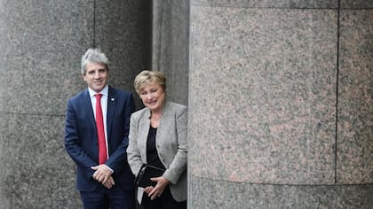 Kristalina Georgieva y Luis Caputo