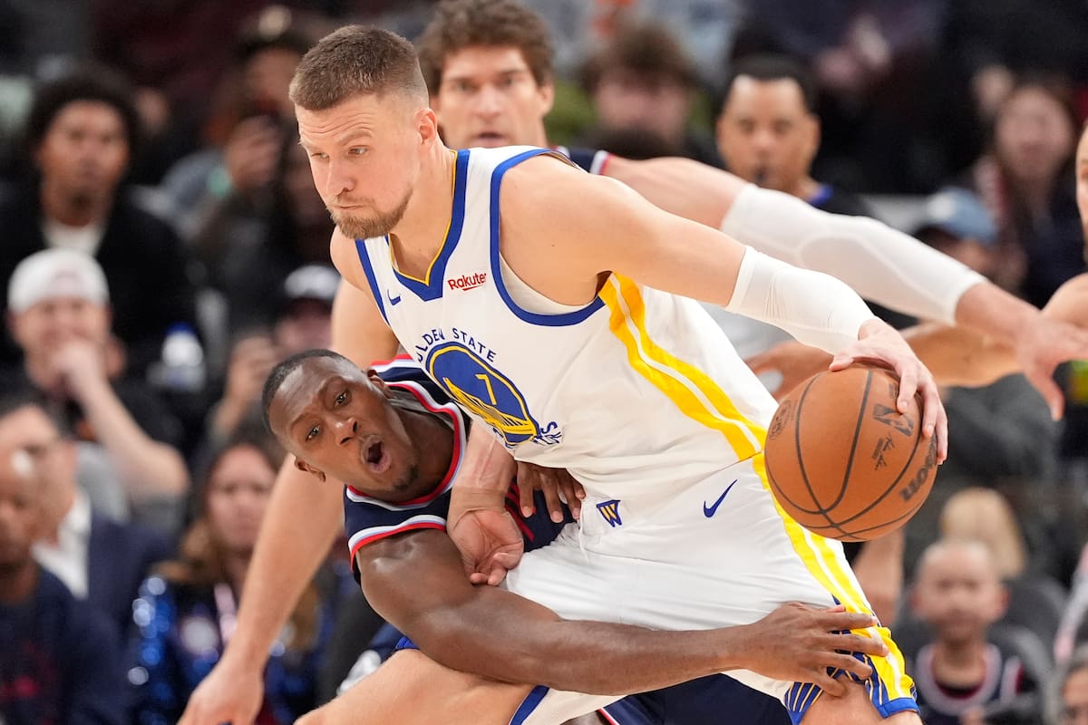 Kristaps Porzingis renueva con los Warriors por 2 años y 40 millones, según fuente AP