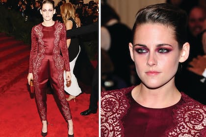 Kristen Stewart apostó al color cereza de pies a cabeza...y acertó.