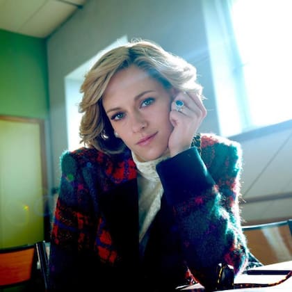 Kristen Stewart en el papel de Diana Spencer, que interpreta para la película Spencer de Pablo Larraín