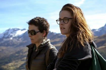 Stewart junto a Juliette Binoche en La otra cara del éxito