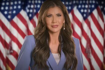 Kristi Noem, secretaria de Seguridad Nacional de EE.UU. (DHS, por sus siglas en inglés), se reunió este lunes con el presidente argentino, Javier Milei (Foto: DHS)