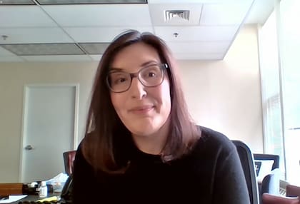Kristin Richards, titular del Departamento de Comercio y Oportunidades Económicas de Illinois, destacó que los subsidios buscan fortalecer la economía local y reducir las barreras de acceso a alimentos frescos