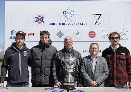 Kristos Magrini, (La Aguada), Matías Mac Donough -h.- (La Irenita), Javier Pasman (AAP), Ezequiel Barrenechea (Jockey Club) y Michael Taylor (empresa organizadora)