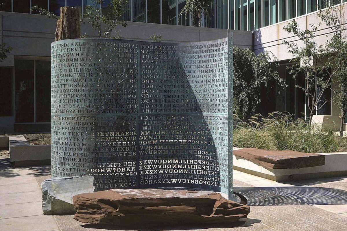 Kryptos: la enigmática escultura de la CIA que esconde un secreto ...