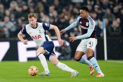 Kulusevski se perderá la final de la Liga Europa con el Tottenham por una lesión de rodilla