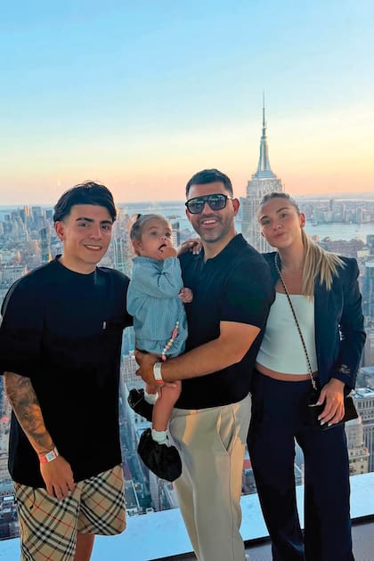 "Kun" Agüero disfrutó de unos días de relax junto a su mujer, Sofía Calzetti y sus hijos Benjamín y Olivia en Nueva York
