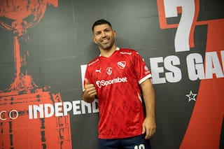 Kun Agüero anunció quién será el DT de Independiente si gana las elecciones con Nakis