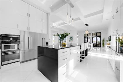 Kun Agüero, Miami. Interiores. Cocina