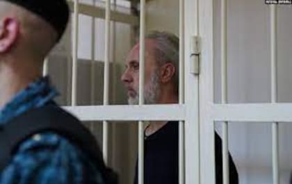 Kurmoyarov tras las rejas, durante su procesamiento