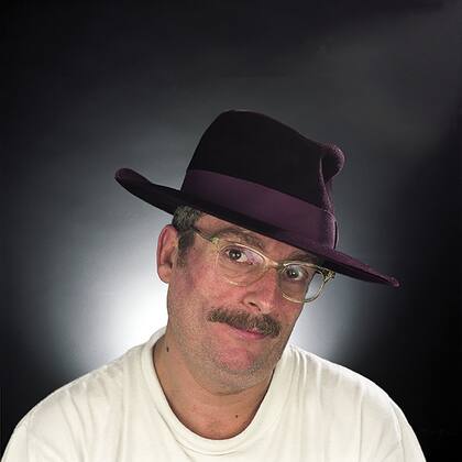 Kuropatwa con el sombrero que usó Charly en Tango 4.