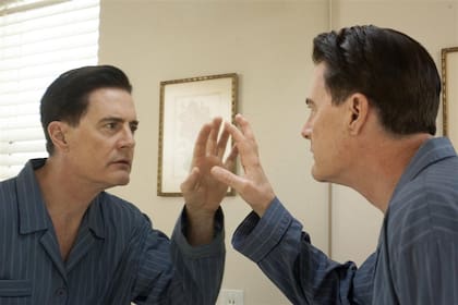 Kyle MacLachlan demuestra ser la perfecta encarnación de la lógica onírica y perturbadora de Lynch y compañía