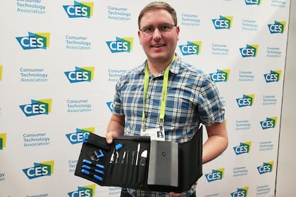 Kyle Wiens fundo iFixit, la comunidad de reparadores que tiene usuarios en todo el mundo, y que explica cómo arreglar casi cualquier dispositivo electrónico