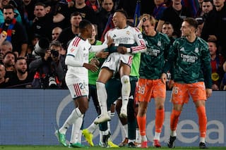Yamal falla clamorosa ocasión con el Barça y Mbappé lo eclipsa en triunfo del Madrid en el clásico