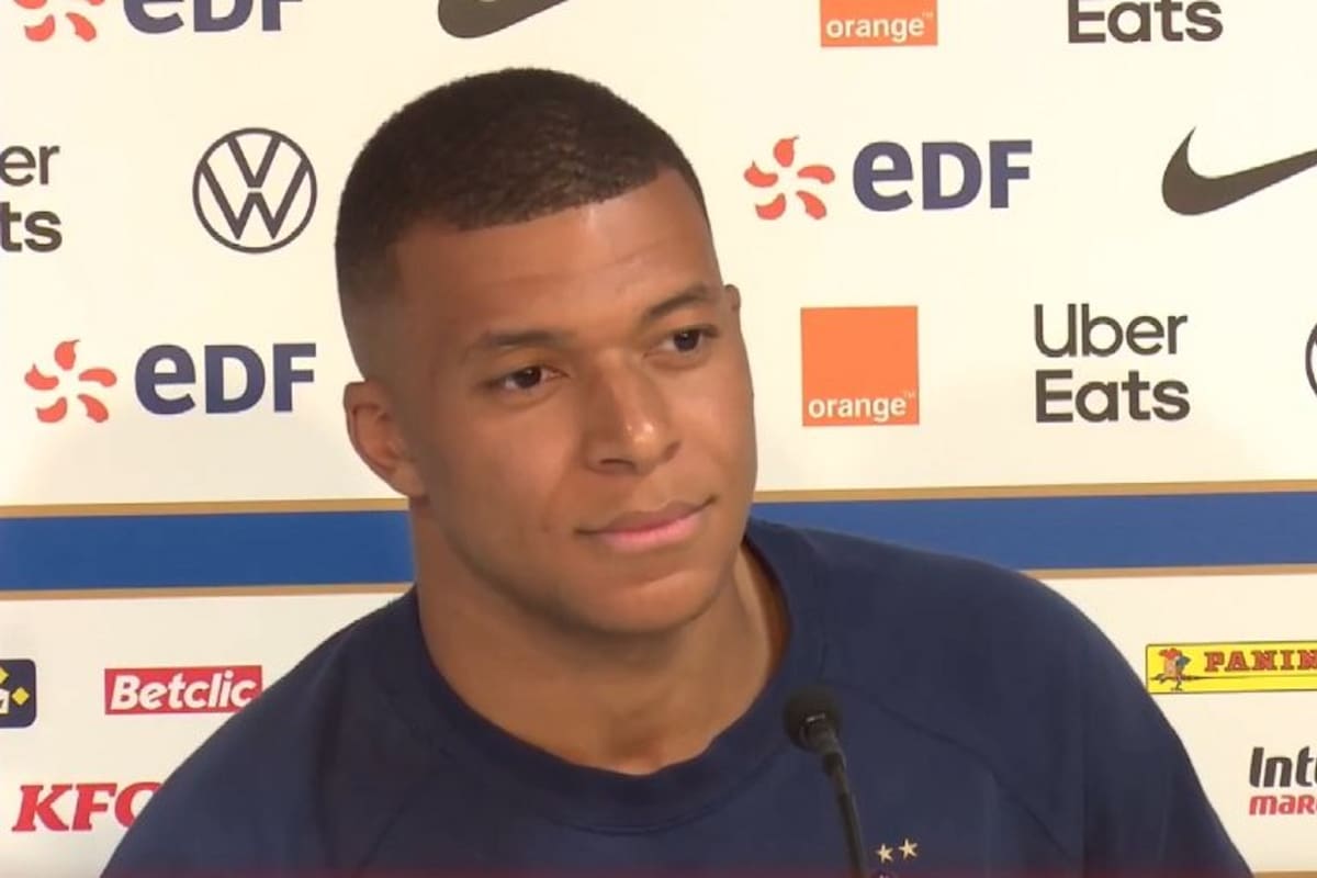 Kylian Mbappé confirmó que seguirá en PSG hasta que finalice su contrato el año que viene, pero a la dirigencia de PSG no le gusta esa opción, porque el número 7 se irá libre, sin euros para el club.