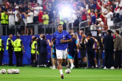 Kylian Mbappé, durante el calentamiento previo al partido entre Francia y España, en Dallas