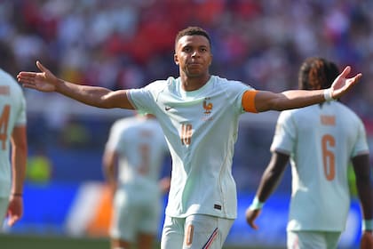 Kylian Mbappe es la máxima figura de Francia, que chocará con España en la primera semifinal