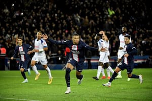 Kylian Mbappe le dio el gol del triunfo a PSG ante Racing de Estrasburgo, por la Ligue 1