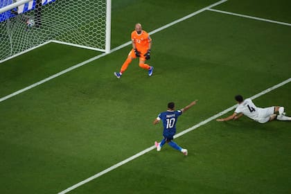 Kylian Mbappe marca su segundo gol, para seguirle dando pelea a Messi e impulsar a Francia en el Mundial