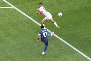 Con un golazo de Mbappé, que remató potente de zurda, Francia le gana a Irak: el 10 corre a Messi