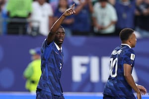 El doblete de Mbappé, que persigue el récord de Messi, y la gran definición de Dembélé