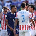 El insulto en español de Mbappé a Junior Alonso y cómo los paraguayos quisieron perturbarlo antes del penal