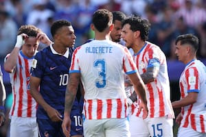 El insulto en español de Mbappé a Junior Alonso y cómo los paraguayos quisieron perturbarlo antes del penal