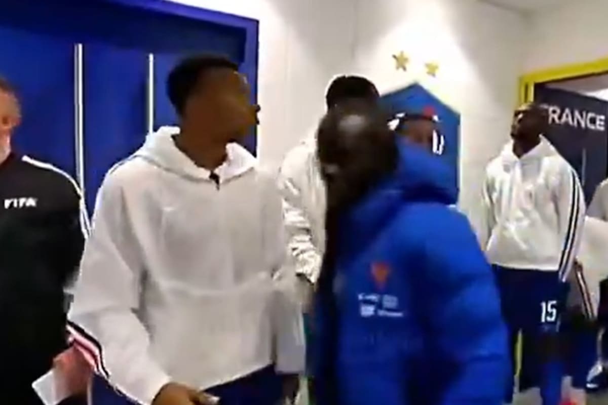 Kylian Mbappé y N'Golo Kanté se ignoran antes del partido amistoso ante Costa de Marfil