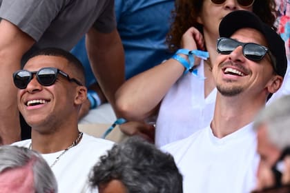 Kylian Mbappé y Zlatan Ibrahimovic durante la final de Roland Garros