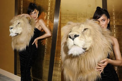 Kylie Jenner con la colección Primavera-Verano 2023 de Schiaparelli, en la Semana de la Moda de París