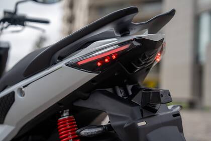 Kymco lanzó el nuevo scooter Super 8 150 CBS