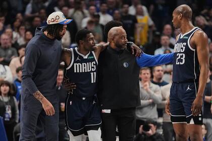 Kyrie Irving, astro de Mavericks se somete a cirugía por rotura de ligamento de la rodilla izquierda