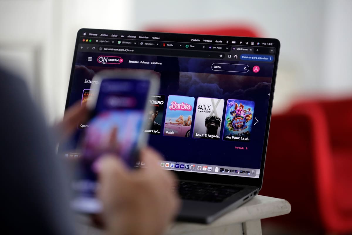l 34% de los hogares argentinos que consumen cine, series y música online dieron de baja al menos una de las plataformas a las que están suscriptos debido a los costos cada vez más elevados del servicio