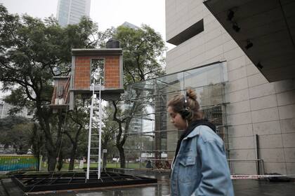 Invisible Billboard (2019), recreación de una obra similar realizada en Nueva Orleans, en la explanada del Malba