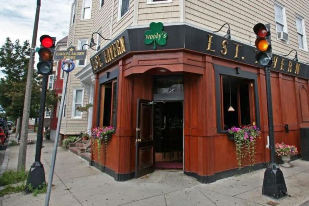 L Street Tavern se hizo muy conocida debido a que allí se grabaron algunas escenas de la película Good Will Hunting