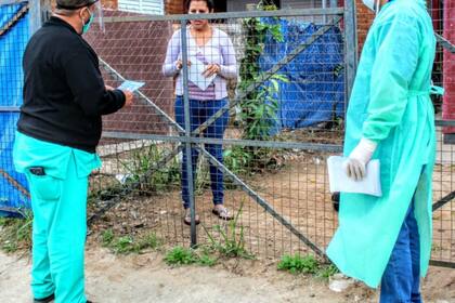 El cerco de metal que se montó como cordón sanitario en el barrio generó enojo en referentes de las comunidades
