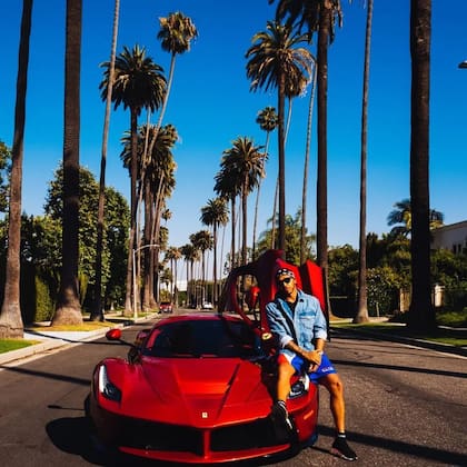 La 599 GTO no fue la única de Hamilton, y con su Ferrari LaFerrari se consagró como cliente de Maranello