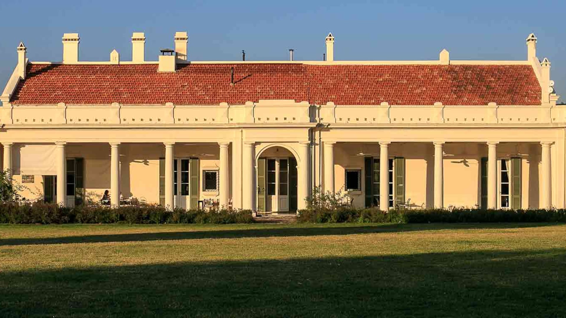 El exterior de La Constancia.