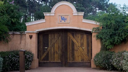 La entrada de La Mary, el refugio de la diva