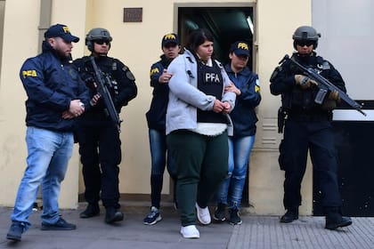 La abogada Bonanno en el momento de ser trasladada para su indagatoria en 2018