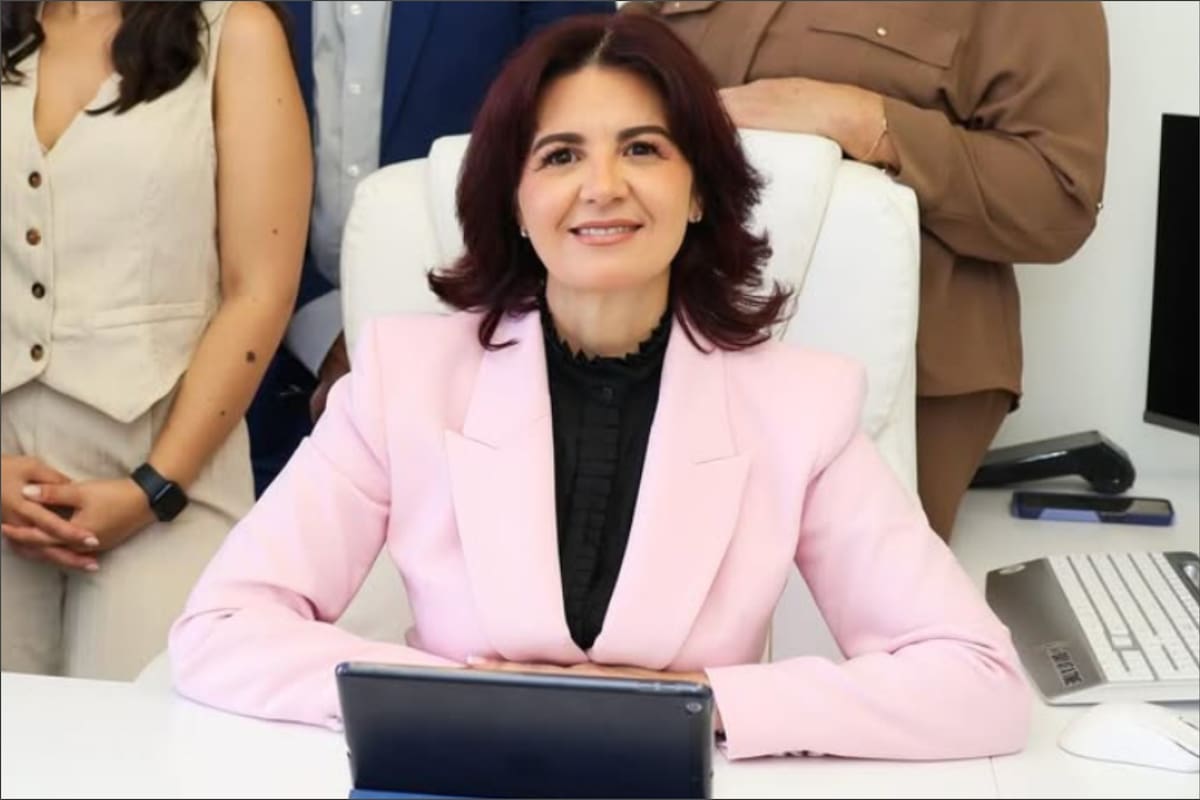 La abogada experta en inmigración Liudmila Marcelo recomendó a los migrantes llegar al tribunal al menos dos horas antes de la hora señalada de la audiencia