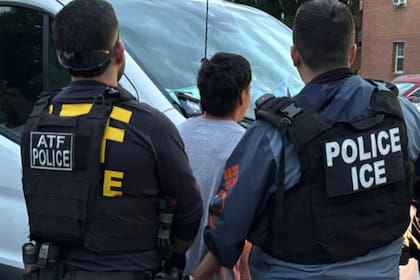 La abogada indicó que en ese momento era el responsable exclusivo de sus hijos y contaba con licencia de conducir válida