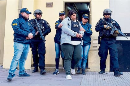 La abogada Julieta Bonanno, al ser detenida y puesta a disposición de la Justicia