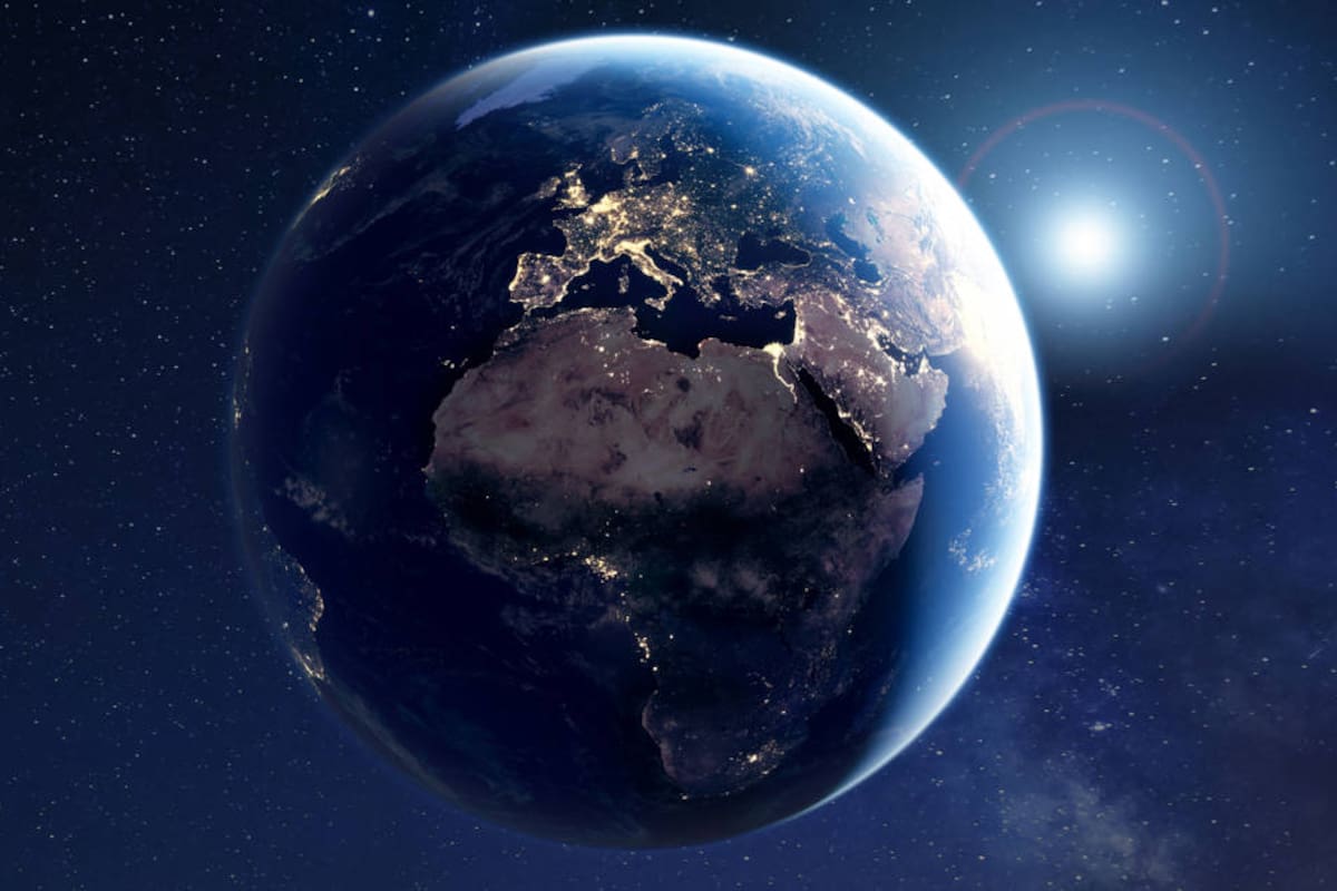 La “abolladura” en el campo magnético de la Tierra que preocupa a la NASA: cómo podría afectar a los seres humanos