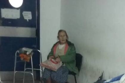 La abuela abandonada por su hija en Isidro Casanova. Crédito: Crónica
