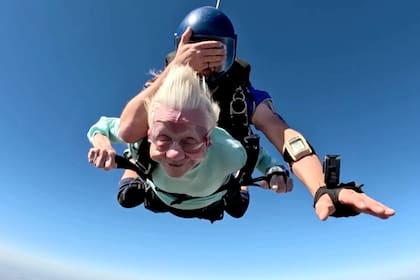 La abuela de 104 años saltó en paracaídas hace pocos días (Archivo)