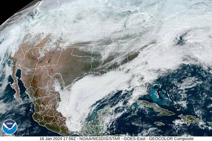 La abundante nubosidad de la tormenta invernal cubre prácticamente todo el territorio de Estados Unidos hoy 16 de enero