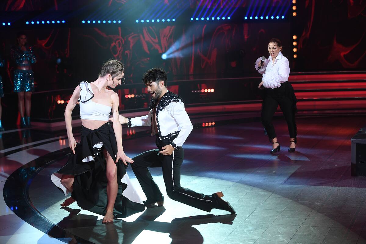 La Academia: en su debut en la pista, Agustín Barajas recibió un 10 de su novio, Hernán Piquín